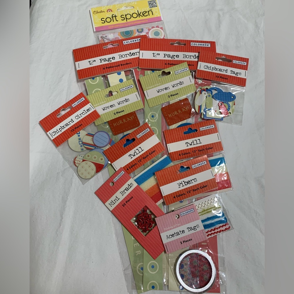 NIP SCRAPBOOK SUPPLIES COLORBOK